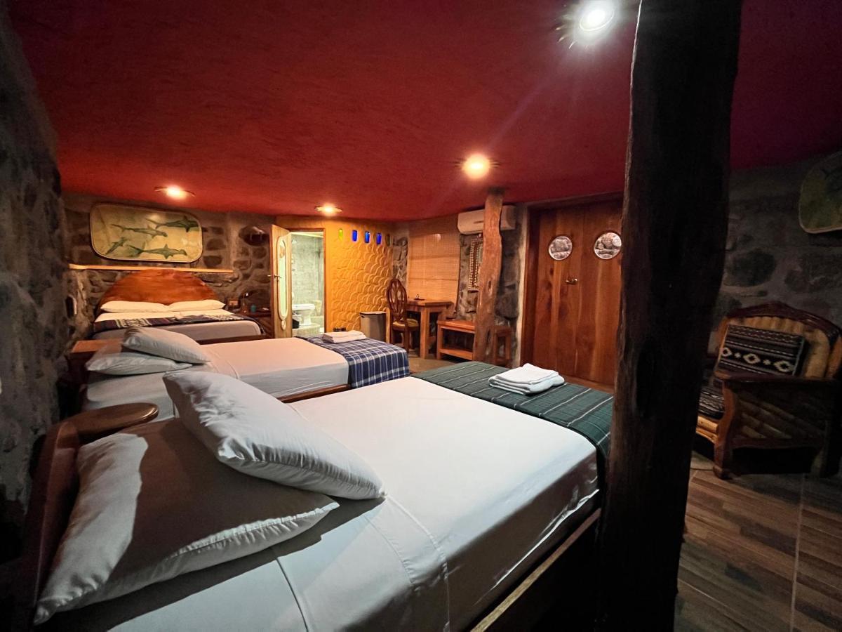 Lonesome George Ecolodge Puerto Ayora  Exterior photo